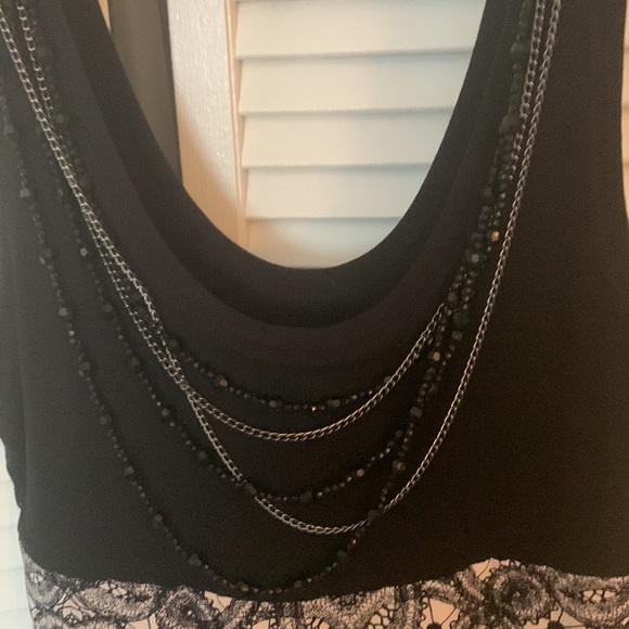 NWOT Express size 6 dress never worn, size zip up, attached necklace - Picture 2 of 3